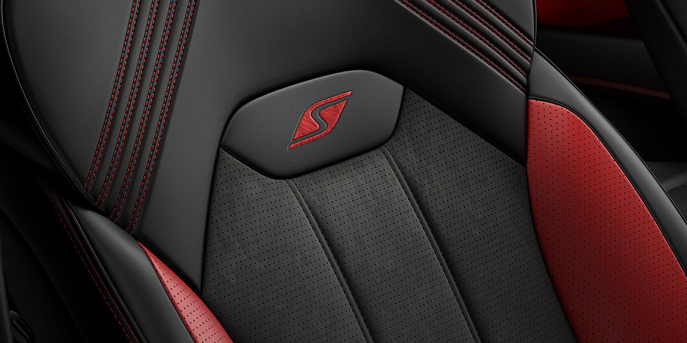 Bentley Katowice Bentley Bentayga S seat with detailed red Hotspur stitching and black Beluga coloured hide. 